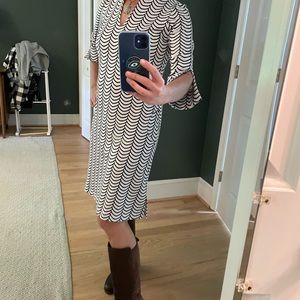 Lovely tunic dress from Lesley Evers; white with blue ‘scoops’ pattern